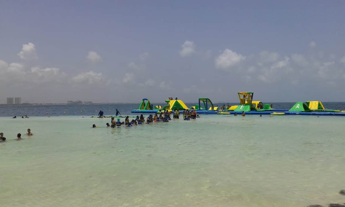 Reabren Playa Langosta