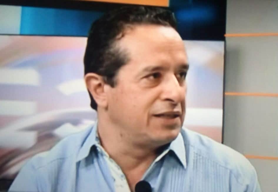 Ya inició instalación de vallas antisargazo: Carlos Joaquín