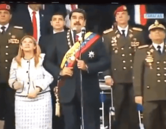 Nicolás Maduro sufre atentado durante celebración nacional (Video)
