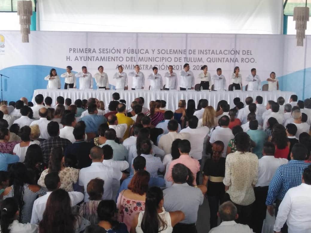 Recibe Víctor Mas el mando policiaco en Tulum