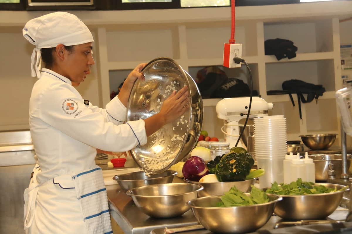 Realizan la semifinal del Festival Sabor Joven