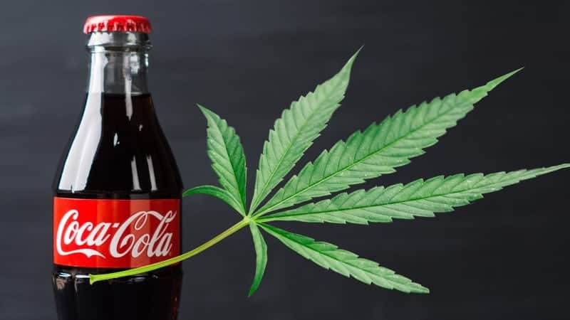 Coca-Cola podría desarrollar bebidas con marihuana