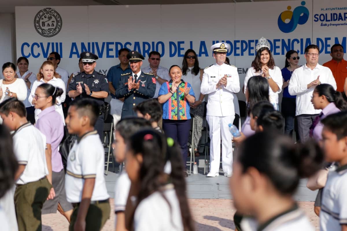 Celebran en Solidaridad más de 22 mil personas la Independencia de México
