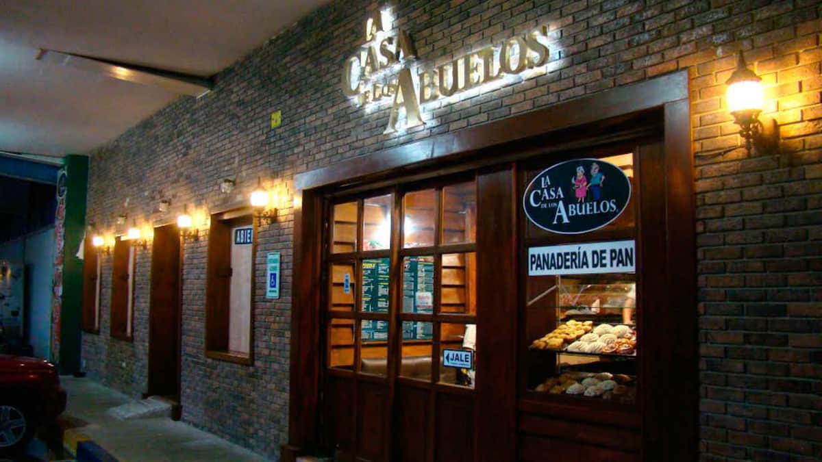 Roban medio millón a empleada de Casa de los Abuelos