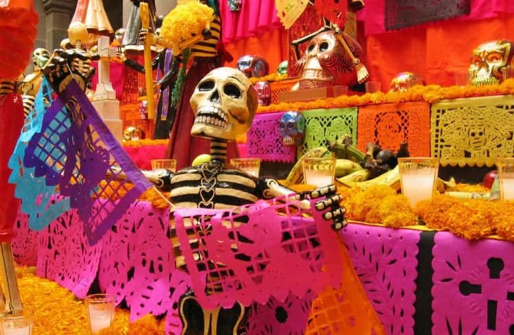 Elementos imprescindibles en los altares de Día de Muertos