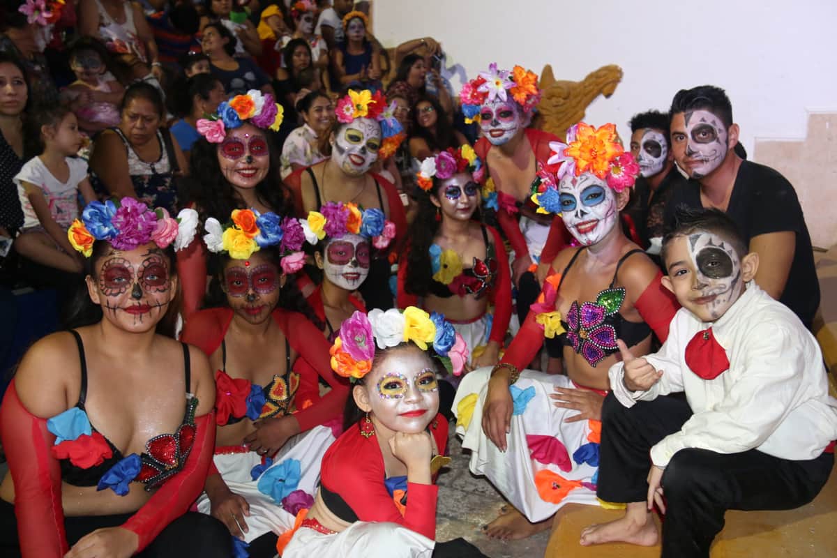 Participaron más de 700 personas en "Todas Somos Catrinas"