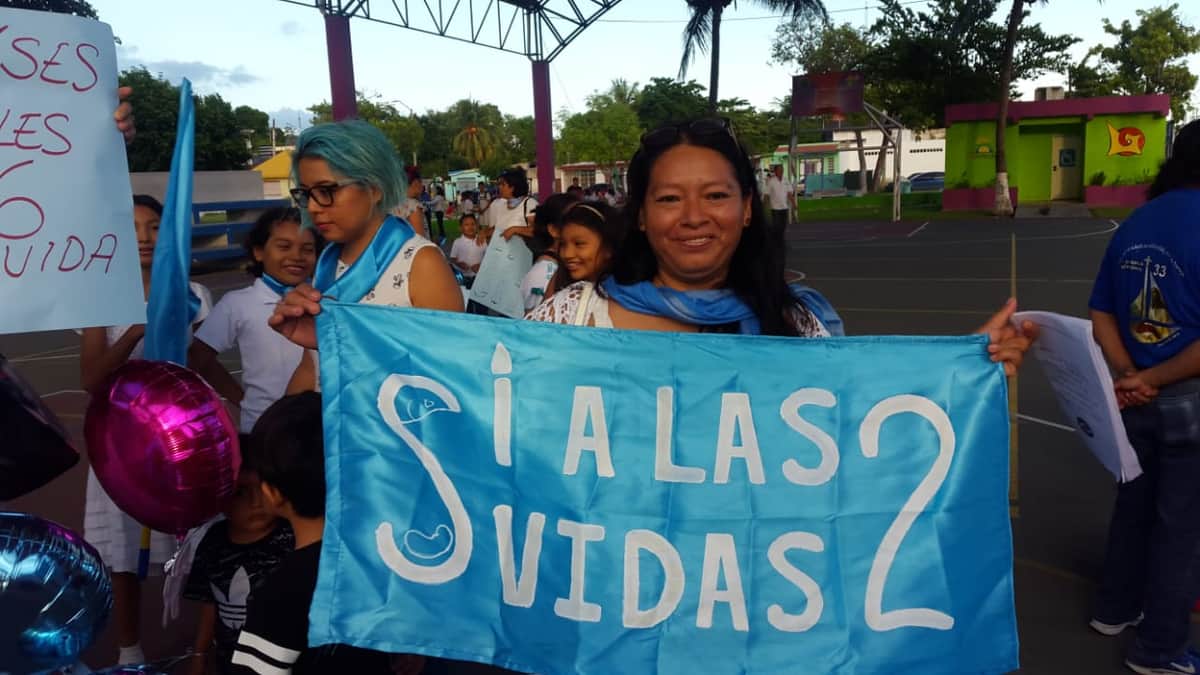 Marchan en Chetumal a favor de la vida