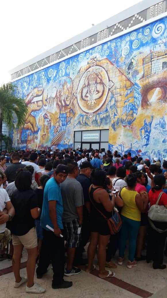 Convierte Laura Beristain el Palacio Municipal en "tienda de raya"