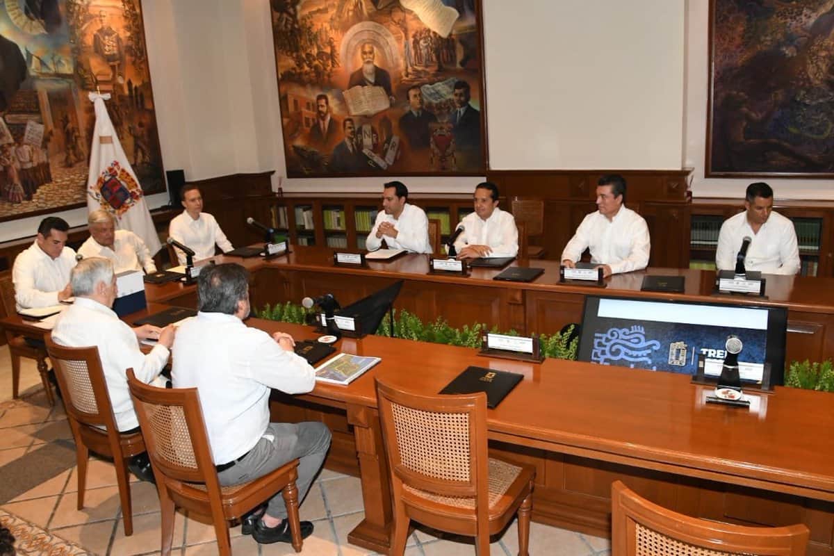 Detallan AMLO y gobernadores proyecto del Tren Maya
