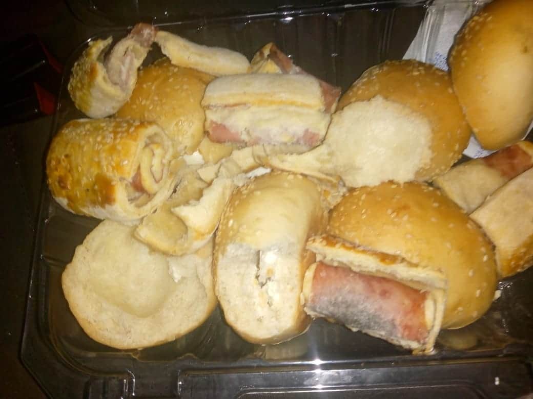 Vendieron en Walmart Chetumal pan caducado