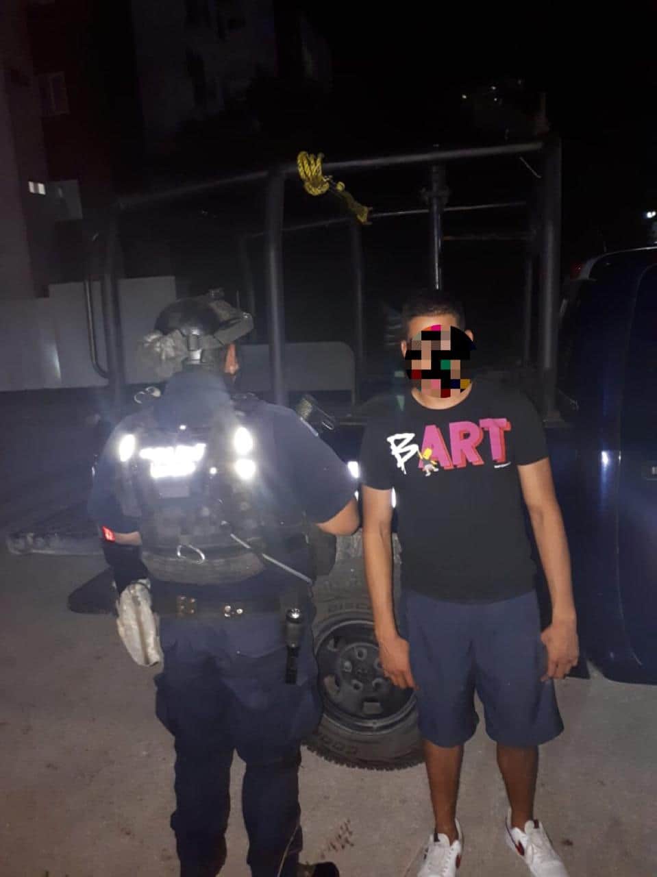 Detienen a dos con posesión de "polvo blanco"