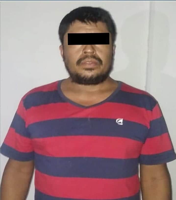 Aseguran a dos hombres con drogas y arma de fuego