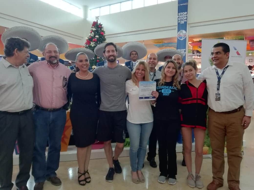 Festejan al pasajero 25 millones del Aeropuerto Internacional de Cancún