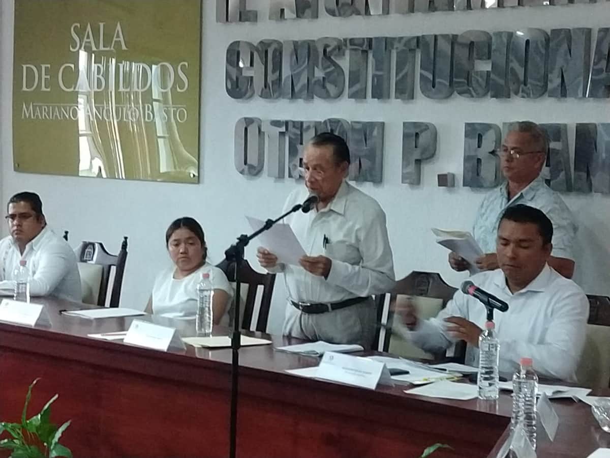 Presenta Hernán Pastrana licencia al cargo