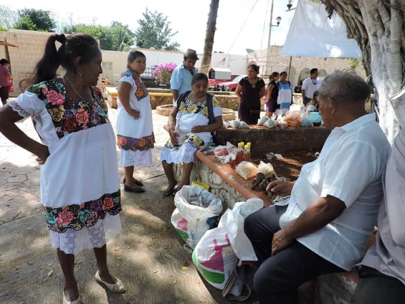 Productores mayas presentan pliego petitorio a AMLO