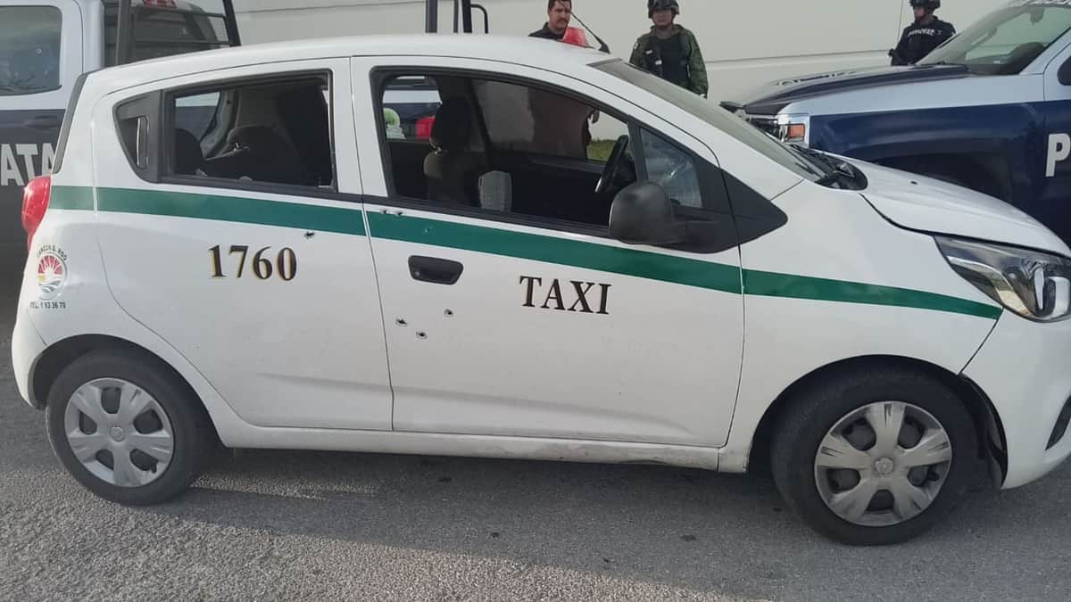 Atacan y matan a sujeto en un taxi en Benito Juárez