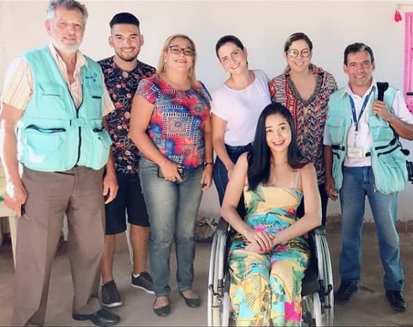 Por hacerse un piercing en la nariz, joven queda parapléjica