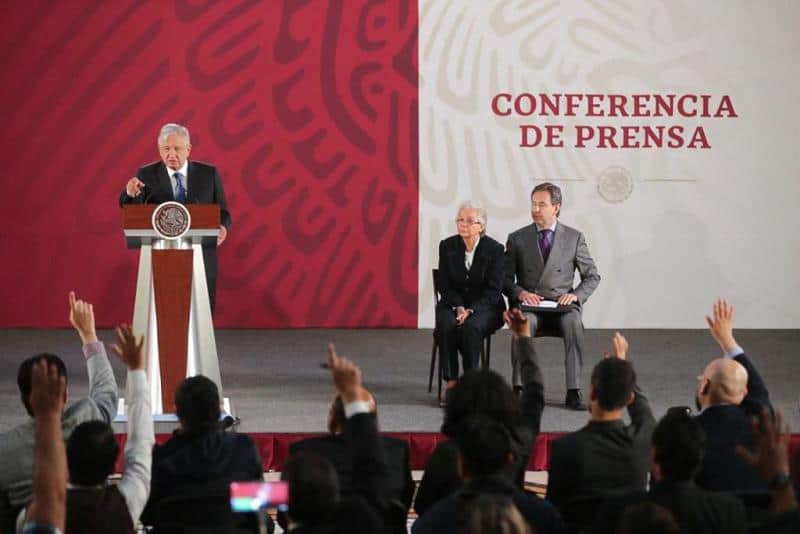 AMLO propone revocación de mandato para gobernadores, senadores y alcaldes