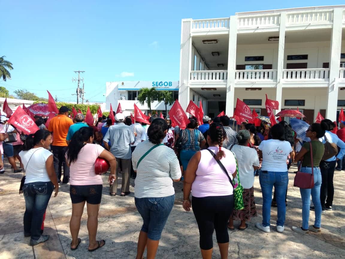 Antorchistas protestan en Chetumal