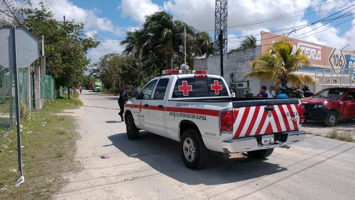 Se incendia una bodega de neumáticos en la Portillo