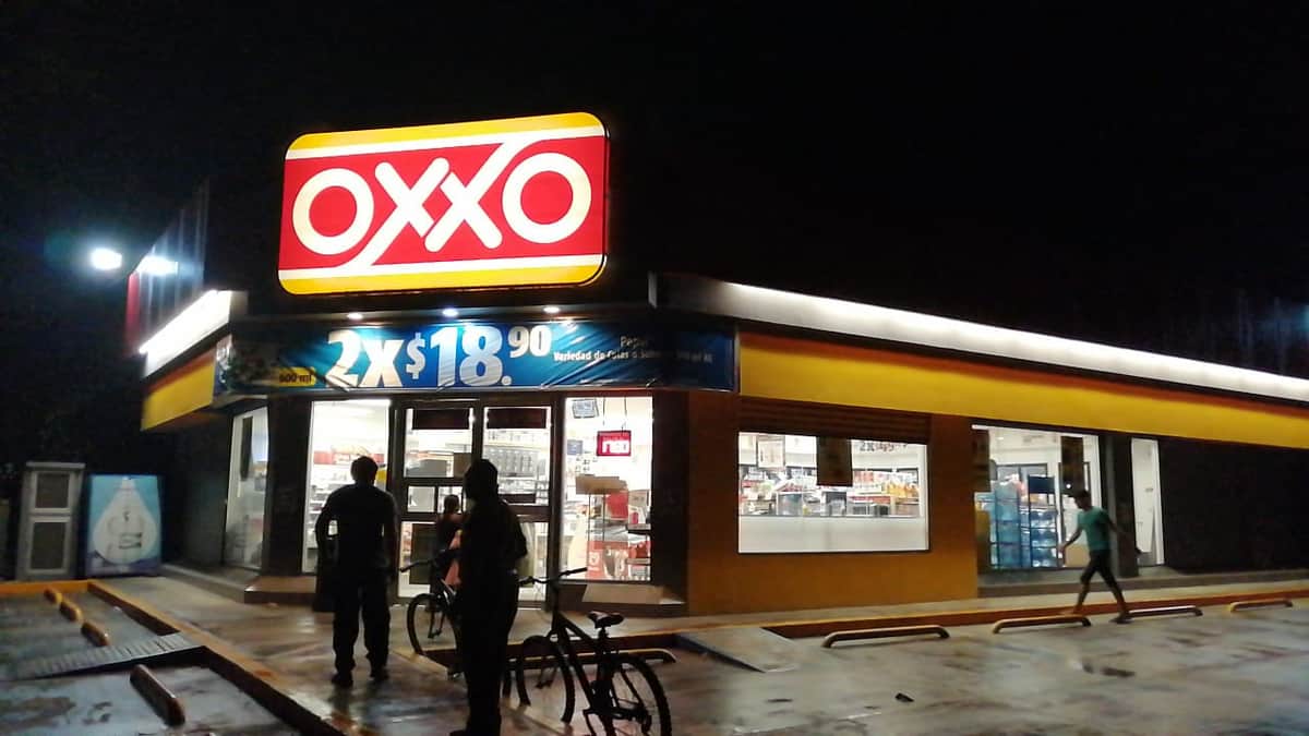 Imponen 3 multas a Oxxo por incumplir irregularidades en prevención de lavado de dinero