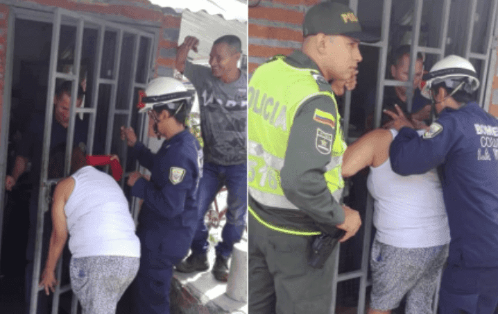 Por andar en el "chisme" se queda atrapada en una reja