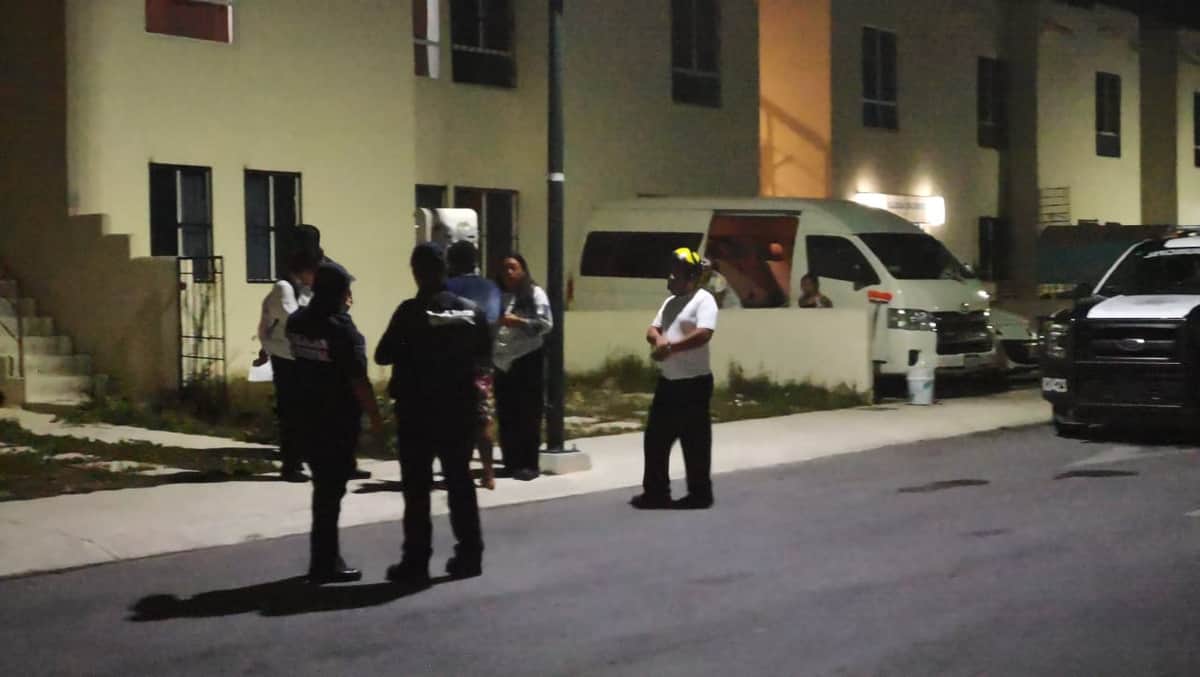 Pistoleros atacan casa de Villas del Sol y huyen en mototaxi; uno muere