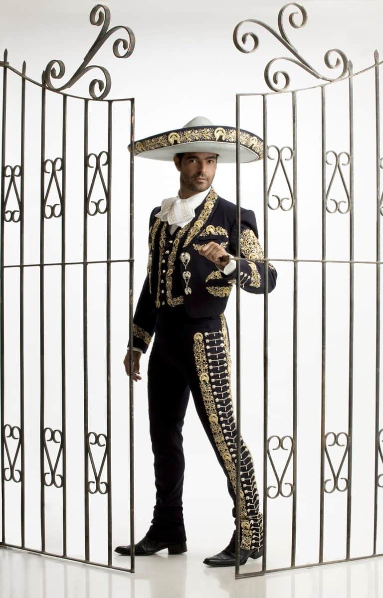 Ex de Pablo Montero llama a policías luego de violar orden de alejamiento