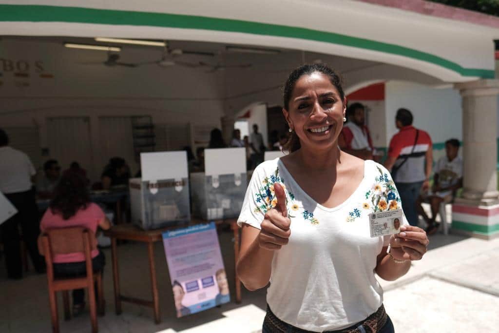 Marybel Villegas hace proselitismo en plena jornada electoral