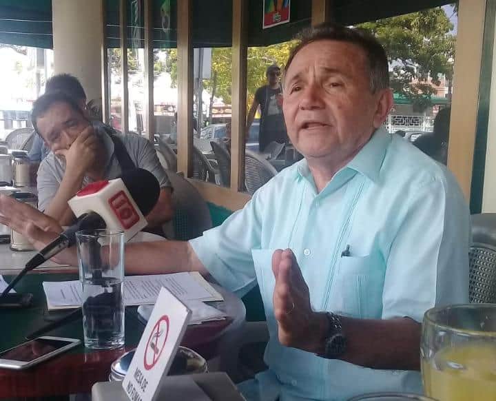 Pech alza la mano para gubernatura y dice que pleitos en Morena son por "dormir con el enemigo"