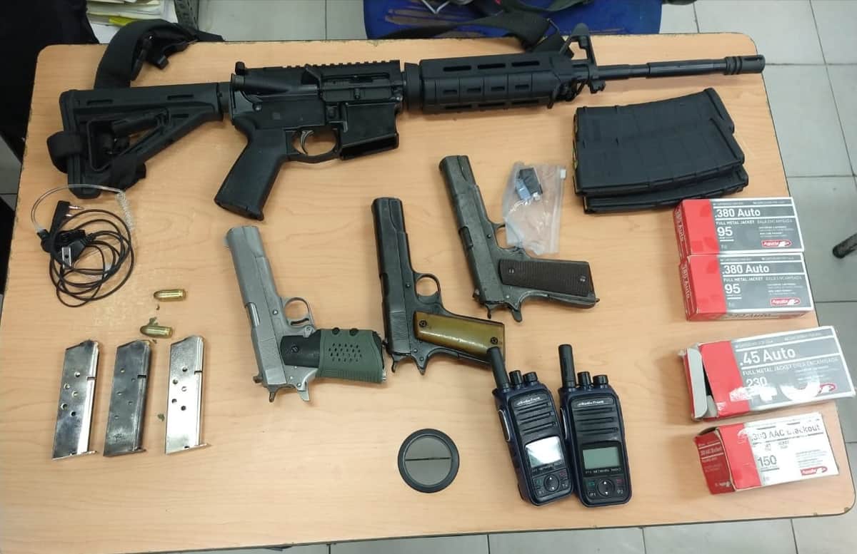 Agarran a comando armado, con equipo táctico, en Playa del Carmen