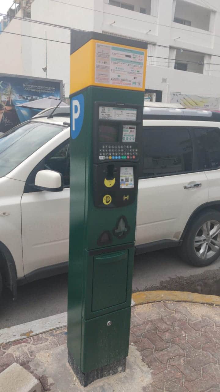 Canaco pone "contra las cuerdas" a concesionaria de parquímetros en Playa del Carmen