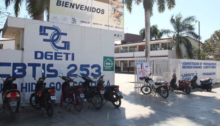 Alumno lleva pistola al CBTIS 253 de Chetumal