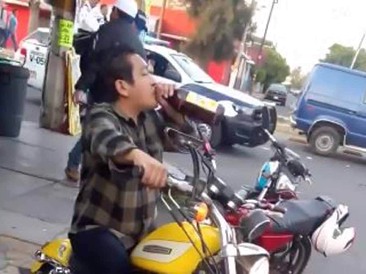 (Video) Así burló la ley tras beber una caguama en la calle