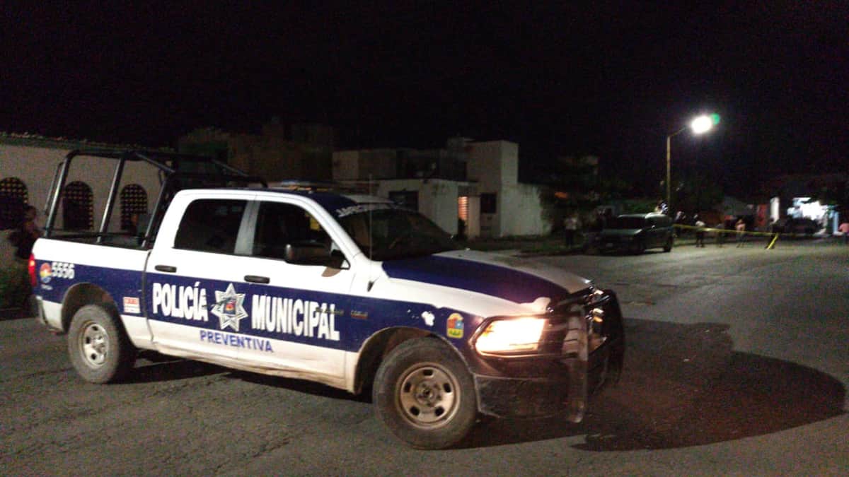 Balean a pareja en la Región 201 de Cancún