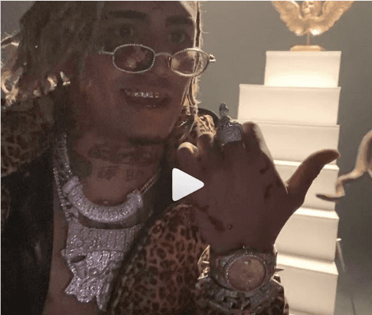 Rapero es mordido por una víbora durante una grabación