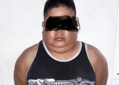 Detienen a sujeto con "cuerno de chivo" en Villas del Sol