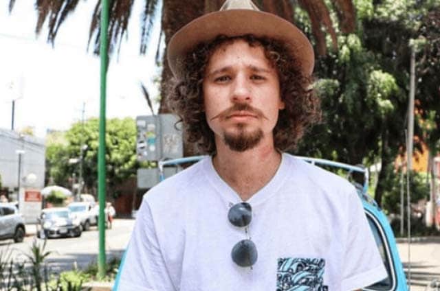 Luisito Comunica se pasea por playas de Cancún