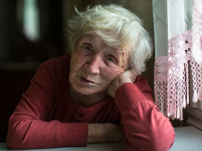 Abuelita que no quiere estar sola en Navidad ofrece llevar la cena