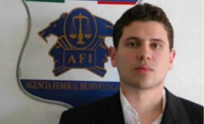 Hijo del "Chapo" Guzmán regala despensas y juguetes por Navidad