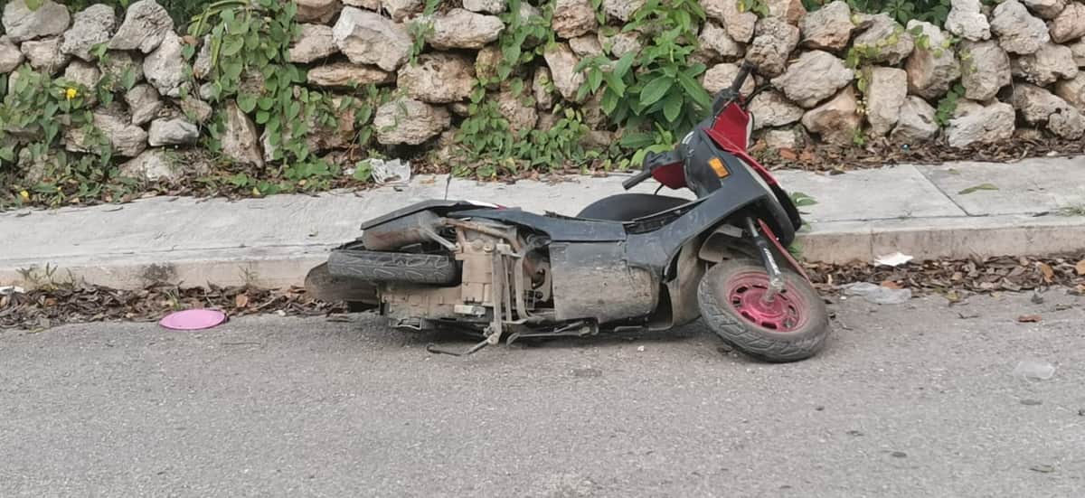 Motociclista grave, luego de ser arrollado en José María Morelos