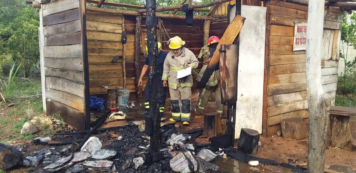 Se quema parcialmente una choza en Chetumal