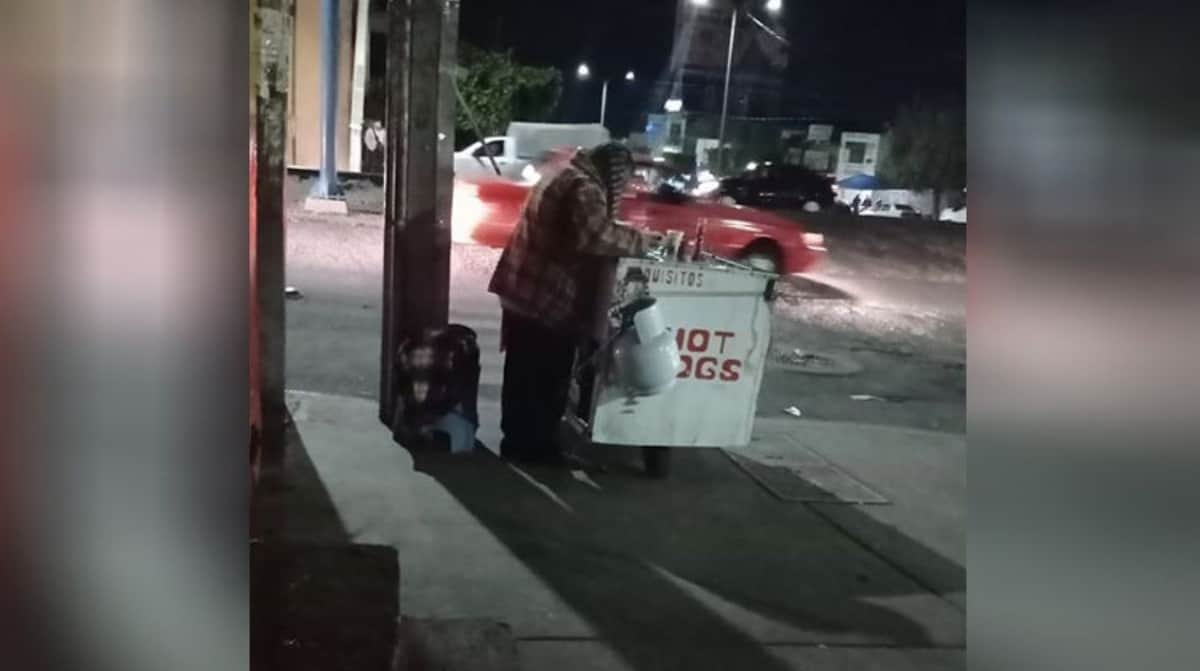 Abuelito sin clientes se hace viral en redes y abarrotan su puesto