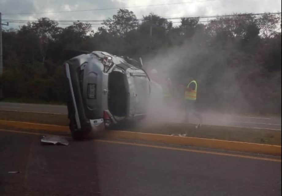 Accidente carretero, deja dos lesionados en Bacalar