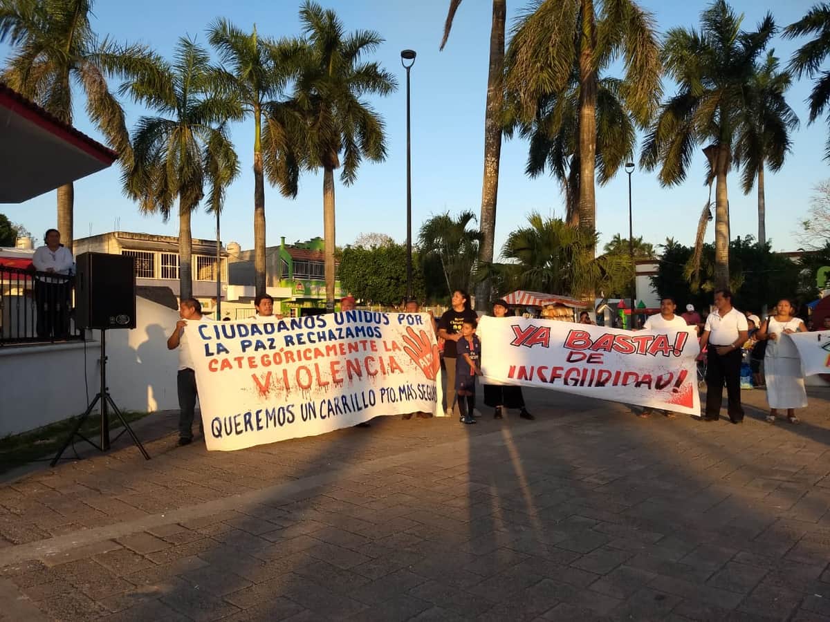 Cansados de la violencia en Carrillo Puerto, ciudadanos salen a marchar