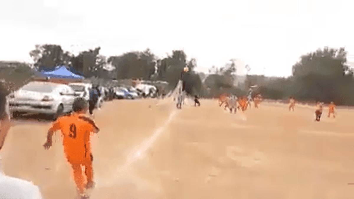 Video: Hombre mayor se luce con un gol olímpico en el futbol llanero