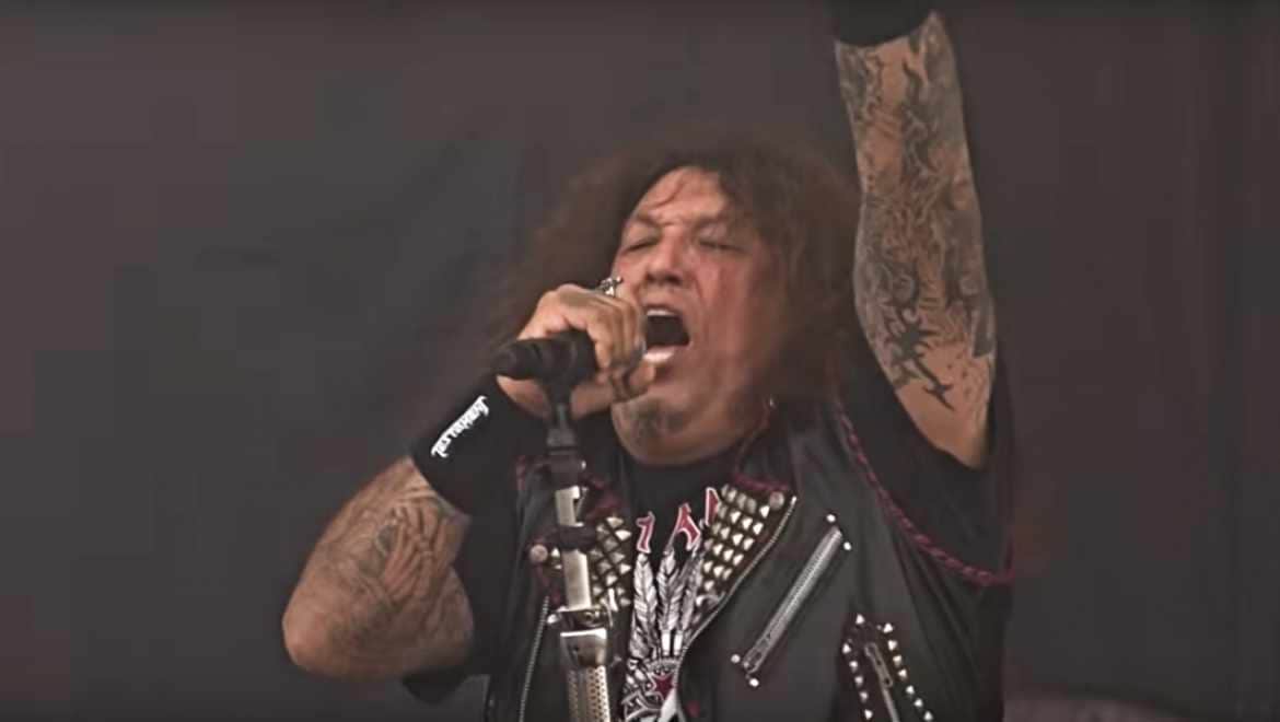 Chuck Billy, vocalista de Testament da positivo a coronavirus