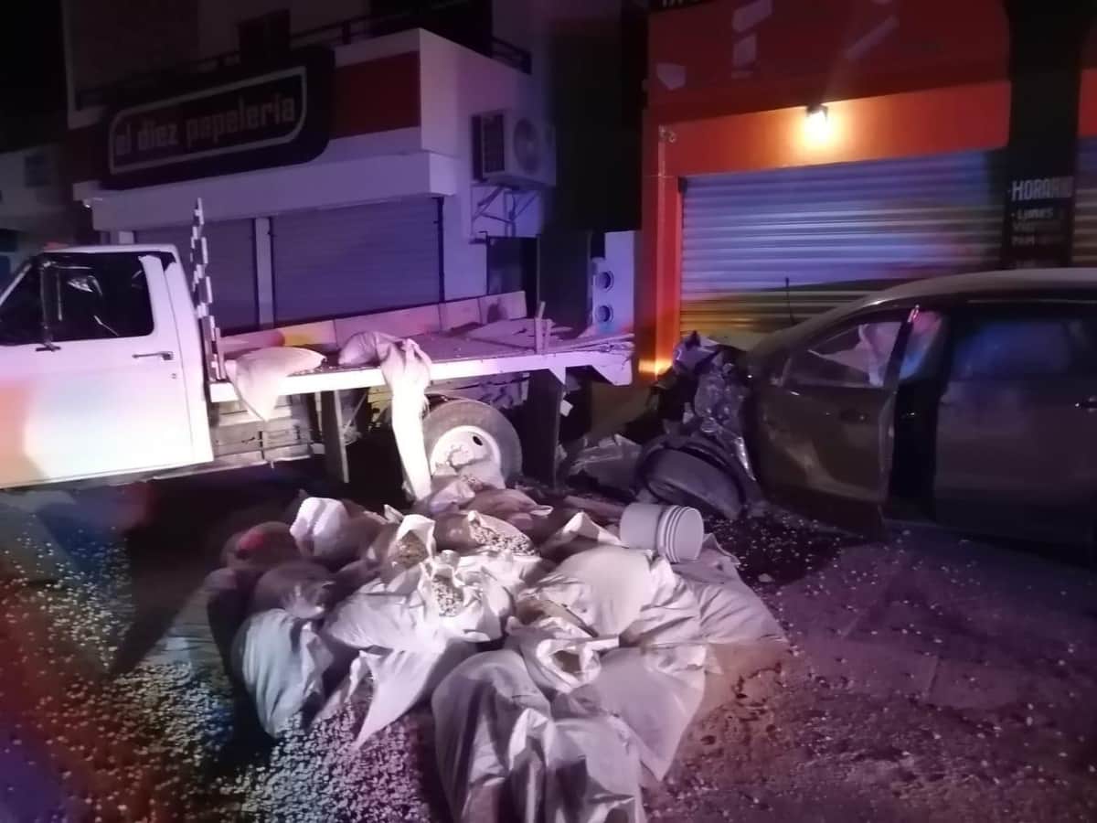 Trata de huir de la policía y se estampa en Pescadores, Playa del Carmen