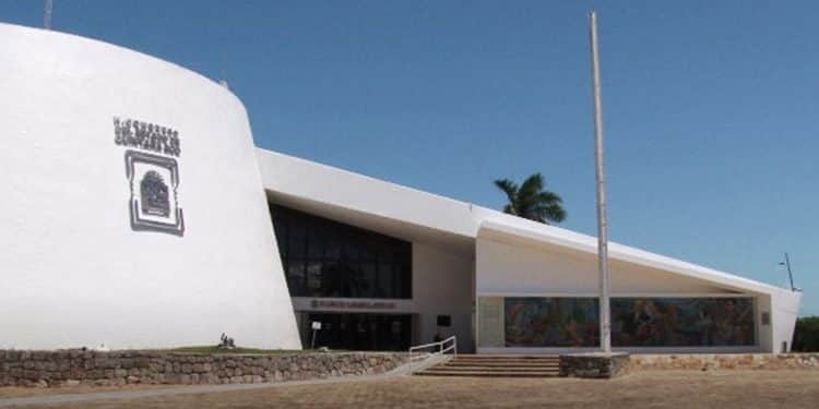 Prohíbe Reyna Durán entrada de Alberto Batún al Congreso