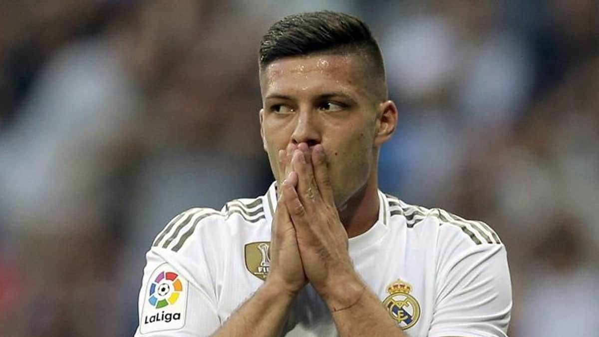 Jugador del Real Madrid desobedece orden de cuarentena y viaja a Serbia